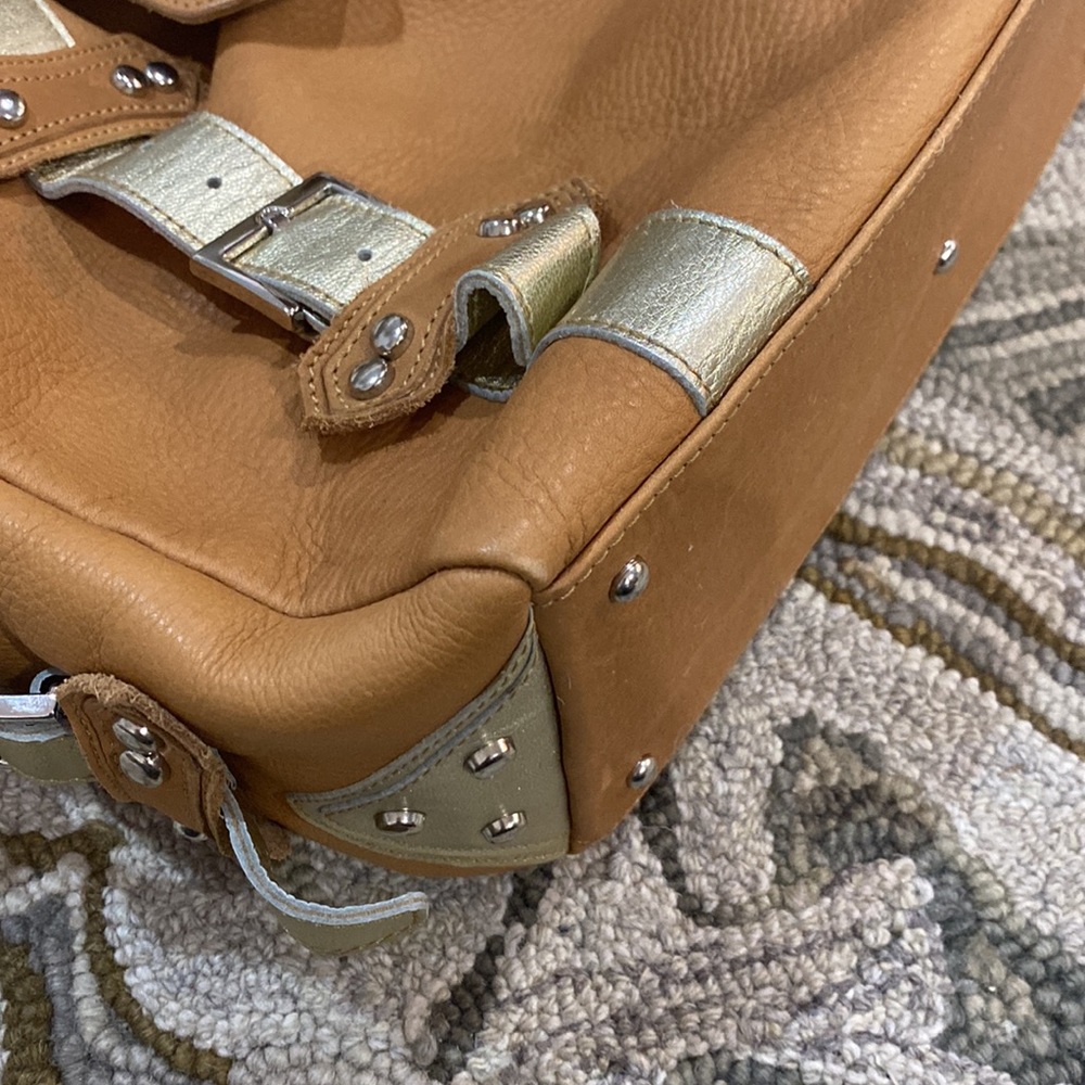 💕 Gustto tan gold Italian leather large satchel bag gorgeous 💕 - Picture 15 of 16